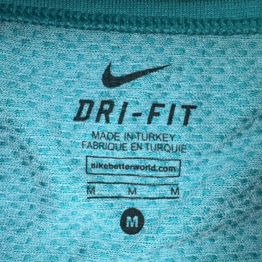 Nike Women's Size M Teal Dri-Fit Epic Crew Knit Training Shirt